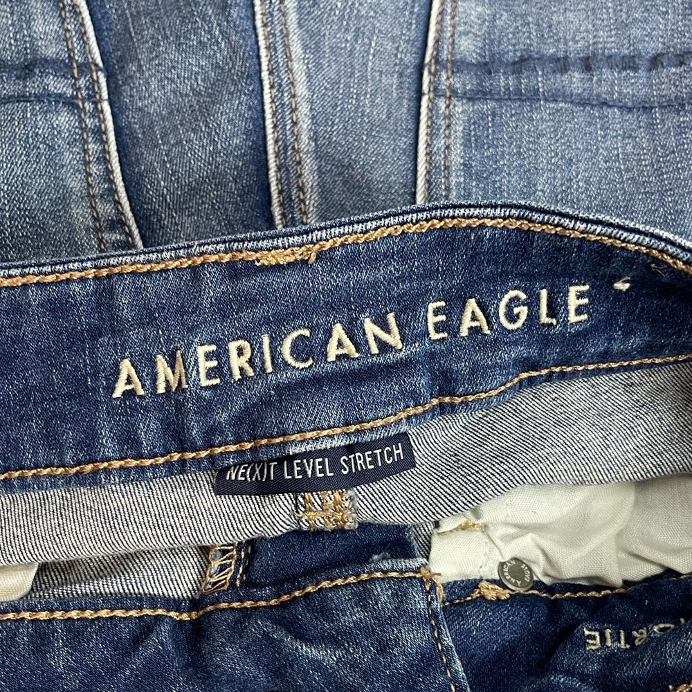 American Eagle Outfitters size 6 hi-rise shortie jeans shorts - Picture 3 of 8